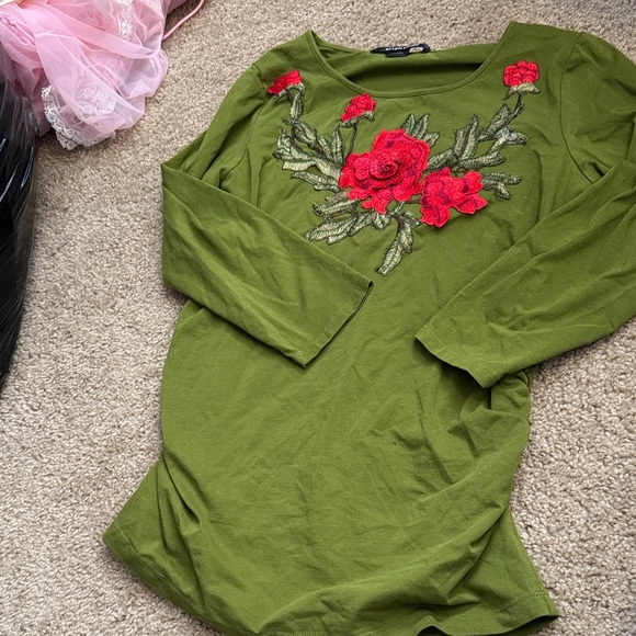 Ellen Tracy Olive Blouse with Scarlet Floral Embroidery - Picture 1 of 2